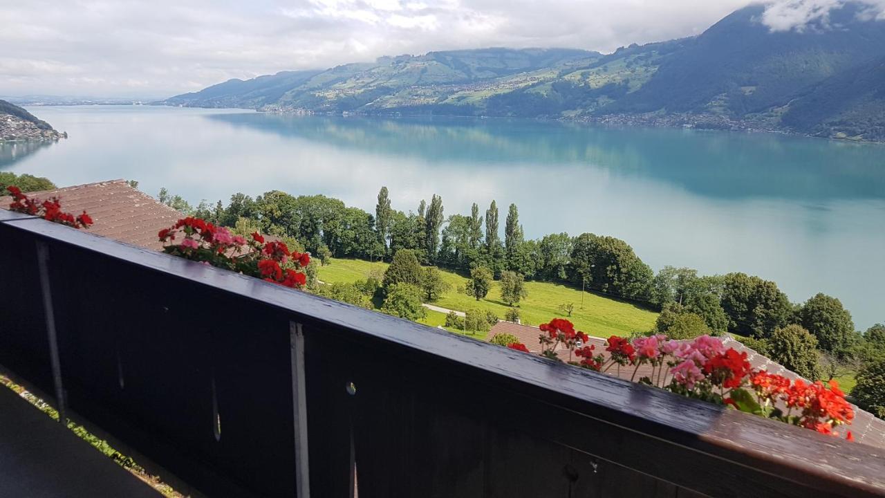 Traumhaftes Chalet Mit Seesicht Krattigen Exterior photo